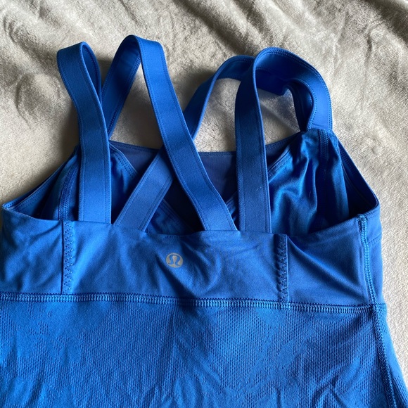 Lululemon tank top with sports bra - Picture 5 of 7